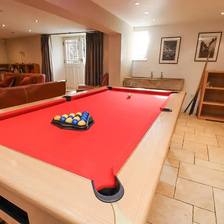 12 St Hilda's * 惠特比