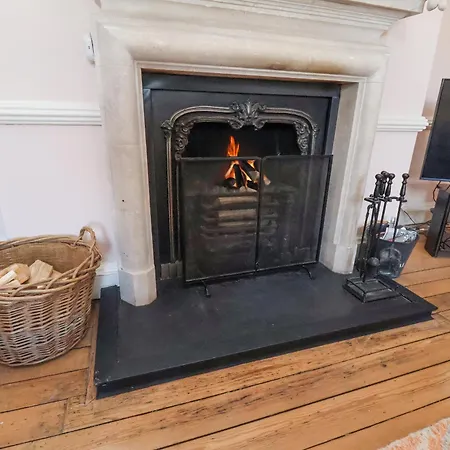 12 St Hilda's 惠特比