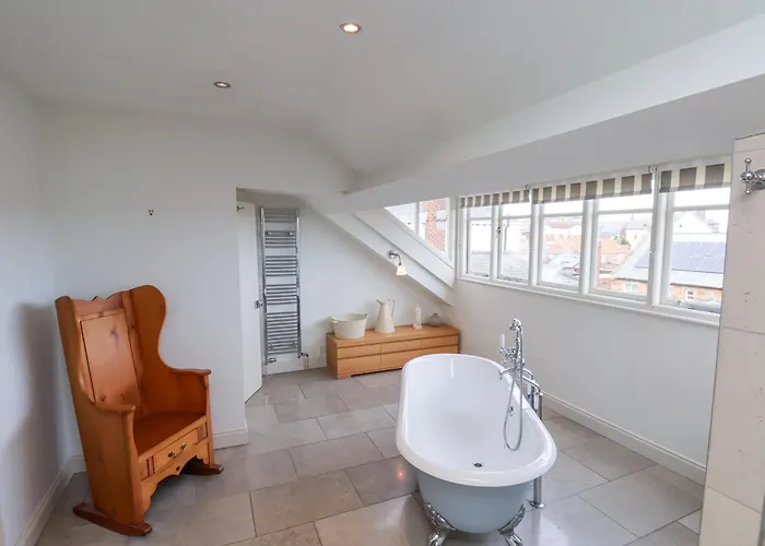 12 St Hilda's بيت للعطل